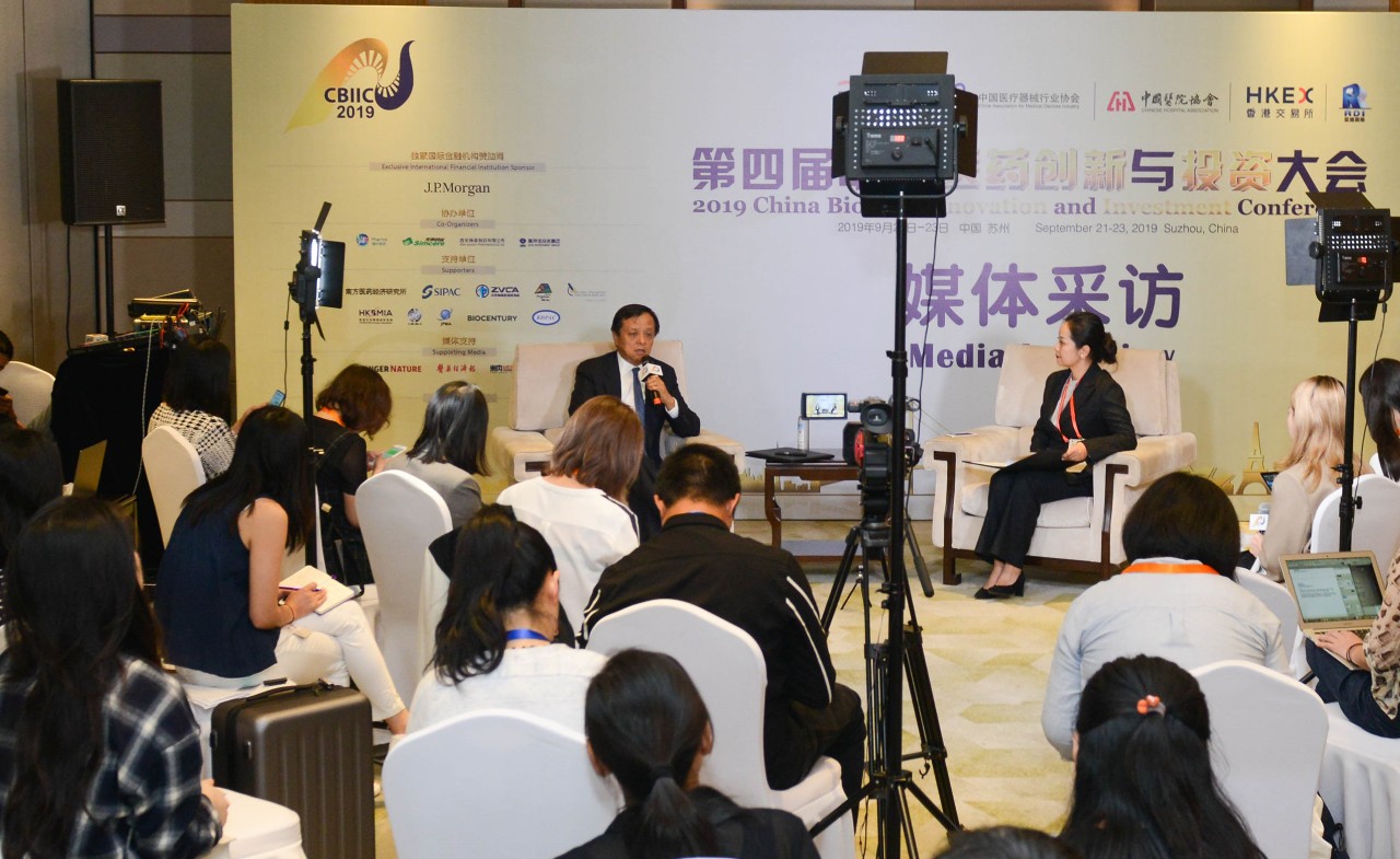 创投大会媒体见面会丨港交所集团行政总裁李小加答记者问